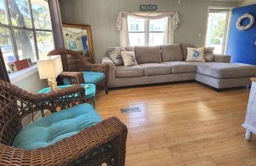 Wilmington Beach Cottage | Coastal Cottage (5min walk to beach, ample parking, dog-friendly!)