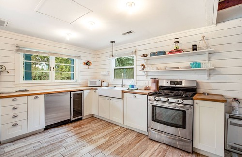Folly Beach Cottage | Coastal dog-friendly retreat near the beach with yard access and WiFi