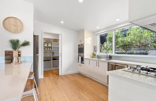 McCrae House | Coastal Hideaway McCrae - relax amongst the gum trees