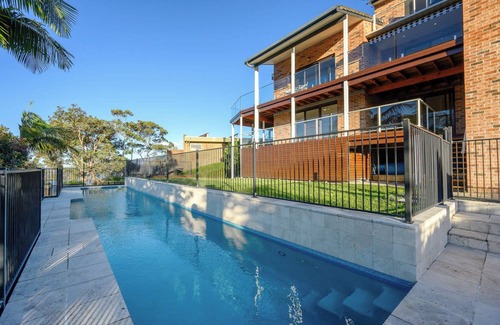 Tascott House | Coastal Luxury 2BR w Pool & Entertainer's Paradise