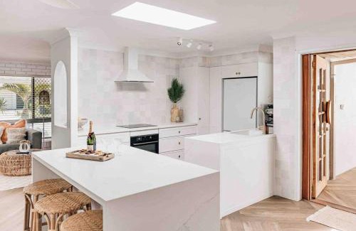 Wurtulla House | Coastal Med oasis by the beach, pet friendly!