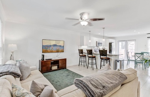 Old Village House | COASTAL TOWNHOUSE- IN OLD VILLAGE (CLOSE TO BEACHES, HISTORIC SITES) 3BDRM