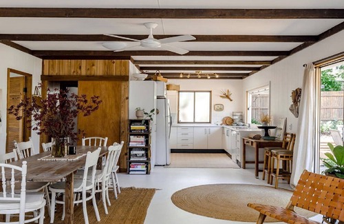 Killcare Heights House | Coastal vintage cottage brimming with character and charm just moments to beaches, bay and cafes.