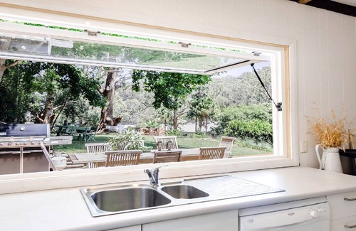 Killcare Heights House | Coastal vintage cottage brimming with character and charm just moments to beaches, bay and cafes.