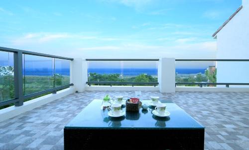 Donghe House | Coastline Azure B&B