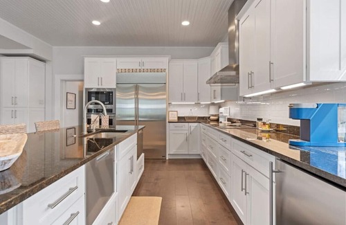 Downtown Historic District House | Cobalt Cottage - History at your doorstep