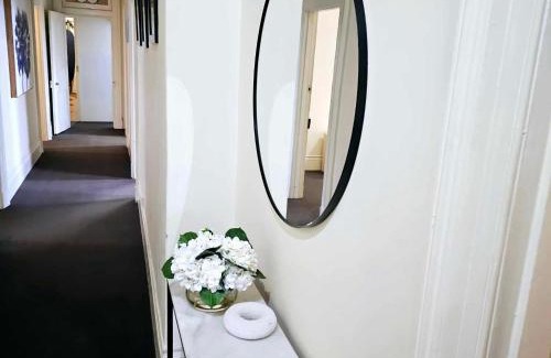 Bendigo House | Cobb&CoHouse 4 Bedrooms, 3 Bathrooms, Bendigo CBD Lock up Garage
