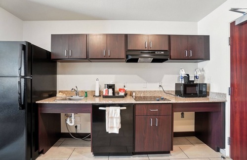 Bellefontaine Hotel | Cobblestone Hotel & Suites-Bellefontaine