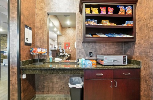 Bellefontaine Hotel | Cobblestone Hotel & Suites-Bellefontaine