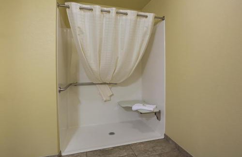 Altamont Hotel | Cobblestone Inn & Suites - Altamont