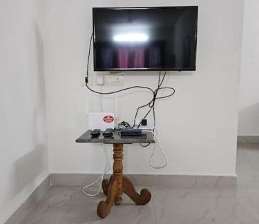 Maradu Apartment | Cochin Lake View No noise peaceful sleep No Noise: 7th floor -Mosquito net, No water problem, generator backup