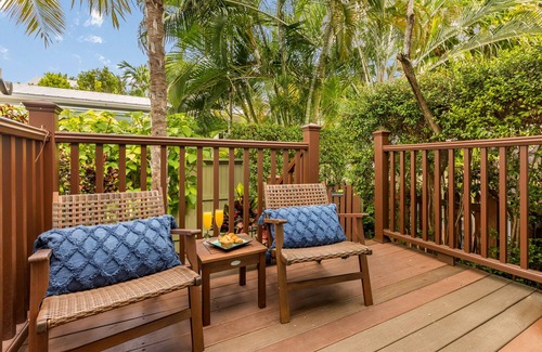 Old Town Condo | COCONUT PALM STUDIO ~ Adult Only Studio, Heated Shared Pool & Close to Town!