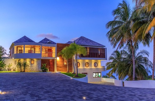 Summerfield Villa | Cocosan - Private Modern Luxury Villa With stellar views of the ocean