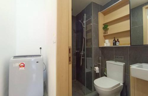 Kuala Lumpur City Centre Apartment | COL 29B Cozy Studio with KLCC Balcony View