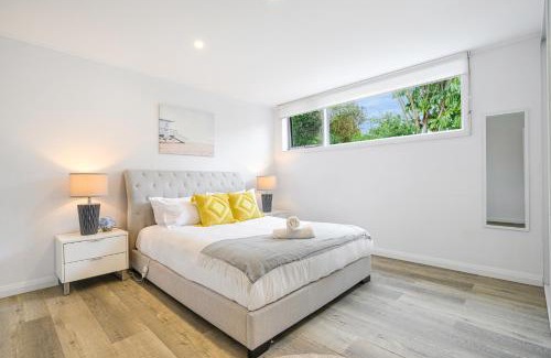 Collaroy House | Collaroy 3Br Beach Home with Large Pool Ground Floor