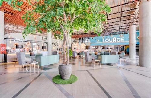 Waru Hotel | Collection O 30 Amega Crown Sub