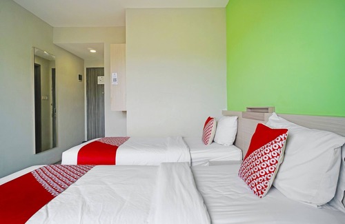 Padang Sidempuan Hotel | Collection O 91373 M Hotel