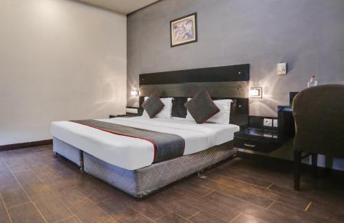 Gurugram Hotel | Collection O Cambridge