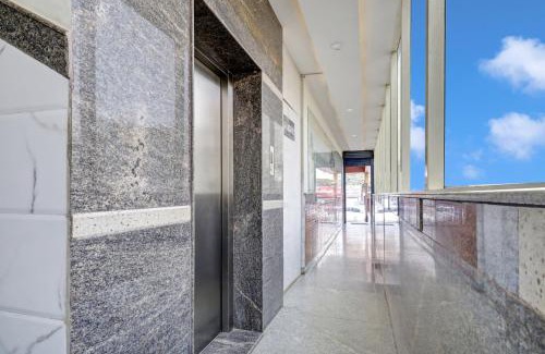 Bengaluru Hotel | Collection O KARAVALI RESIDENCY