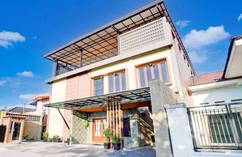 Padang Hotel | Collection O Padang City Center Near Transmart Padang Formerly De Orchids