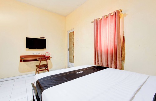 Pekalongan Hotel | Collection O Stasiun Pekalongan Near Stasiun Kereta Api Formerly Hotel Indah