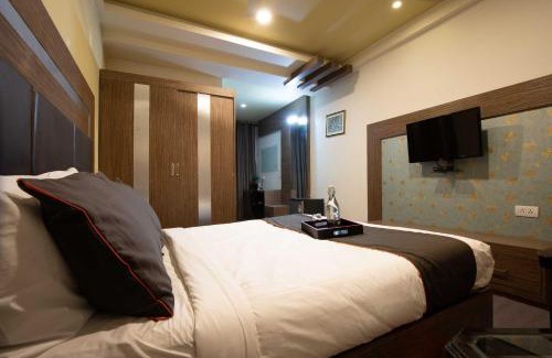 Thrissur Hotel | Collection O Thrissur Zoo & Museum