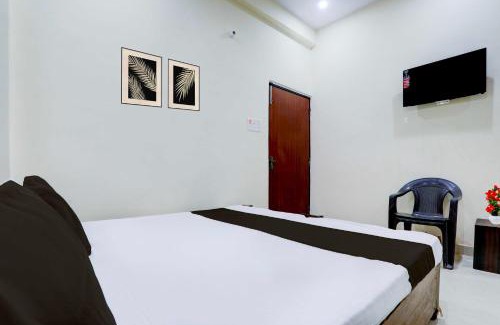 Varanasi Hotel | Collection O Varanasi Ashta Bhuji Temple