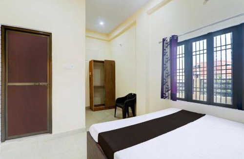 Varanasi Hotel | Collection O Varanasi Ashta Bhuji Temple