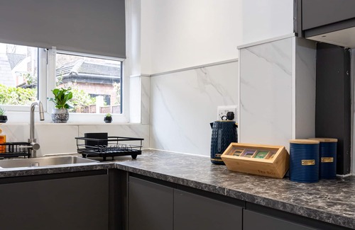 Chorlton-cum-Hardy House | CollegeHouse-FREEParking&HighSpeedWIFI-Modern-Cosy