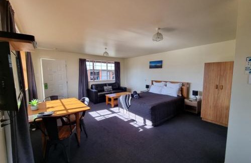 Twizel Hotel | Colonial Motel