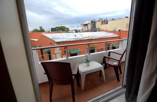 San Anton Apartment | Colonial Zone 1BR Apt @Plaza España, bright &clean