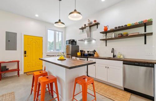 Lobelville House | Colorful and Cozy River Retreat with a View