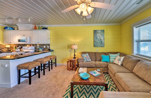 Emerald Isle House | Colorful Cottage with Patio Across from the Beach!