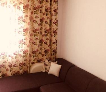 Piatra Neamt Apartment | COLORFUL PARADISE
