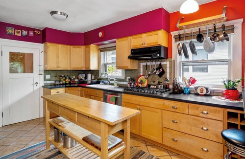 Roseway House | Colorful Roseway Bungalow - a classic old Portland charmer!