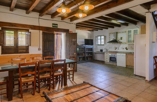 Serval Villa | Combinación Serval y Pedrizas Montefrío by Ruralidays