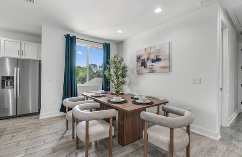 MLK Apartment | Combined Home Near Downtown & East Austin Up to 18