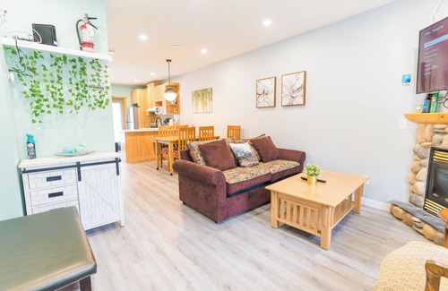 Harvie Heights House | Combo2!One minute to Banff Gate!4Bedrooms4Bathrooms Fitted 14 PPL