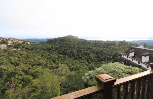 Alto do Capivari House | Come and stay in a beautiful castle in the mountains of campos do jordao