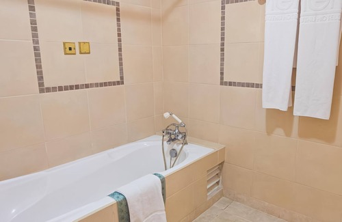 Nairobi Hotel | Come Create Memories w/Fun-filled Adventures at this Paradise! Outdoor Pool!