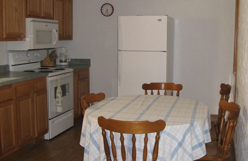 Hardy Cabin | Come, Relax & Enjoy Our Miramichee Cabin 3 Minutes from the Spring River