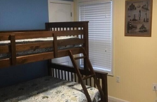 Wildwood House | Come Stay in the Heart of All The Action - 4 bed 2.5 bath - Perfect for your next stay!