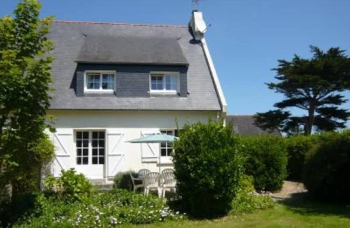 Brignogan-Plage House | Comfortable house with large garden, very close to the sea.