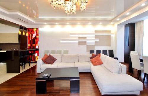 Kentron Apartment | Comfort 3 Bedrooms 2 Bathrooms 205 SQM Apartment Near Republic Square