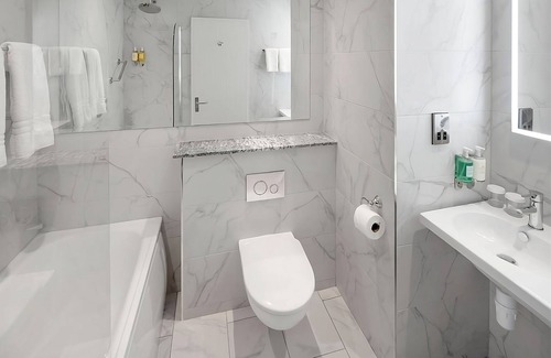 City Centre Dublin Hotel | Comfort and Convenience! Minutes away from Wicklow Mountains National Park