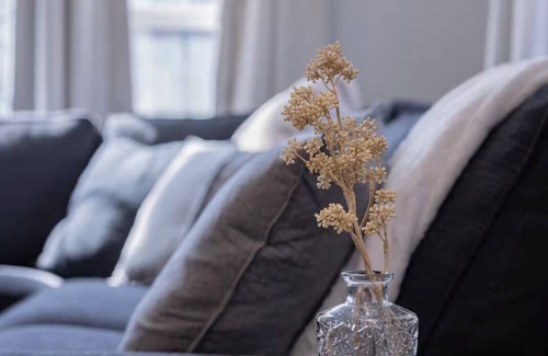 Foot Hills House | Comfort and Luxury! Smart TVs in every room!