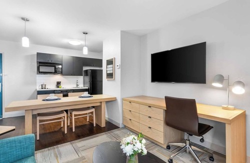 East Congress Hotel | Comfort and Relaxation! 3 Convenient Units, Pet-Friendly, Near O Henry Museum