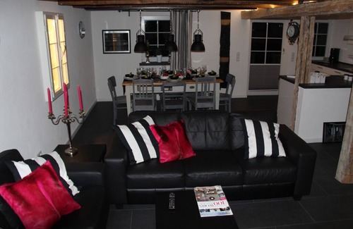 Eslohe House | Comfort in complete privacy 4 DZ 4 bathrooms, fireplace and sauna with outdoor area