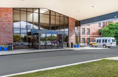 Middleburg Heights Hotel | Comfort Inn Cleveland Airport