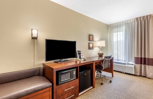 Stafford Hotel | Comfort Inn Quantico